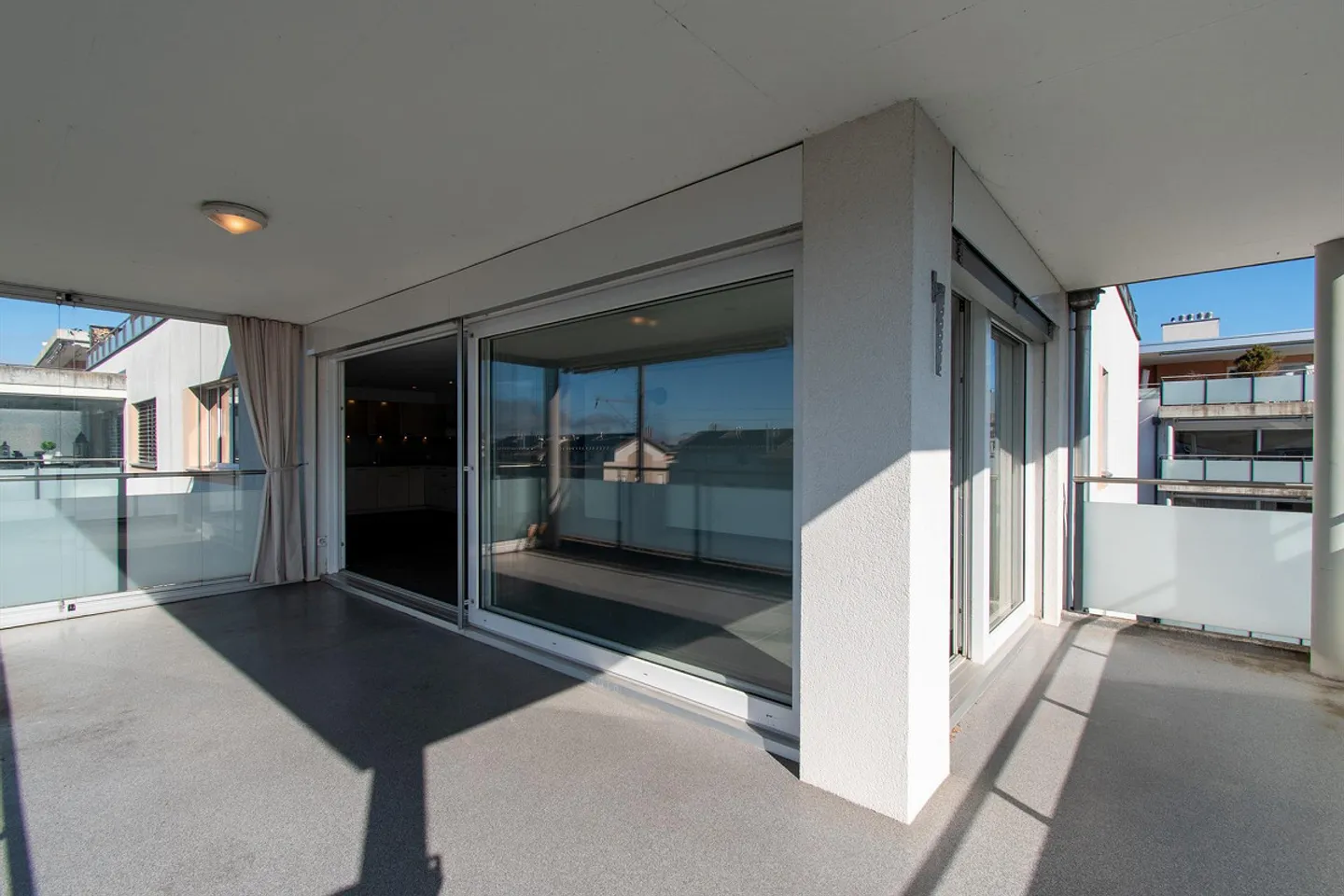 Spacious and bright 4.5 room apartment with balcony - Photo 6 of 21