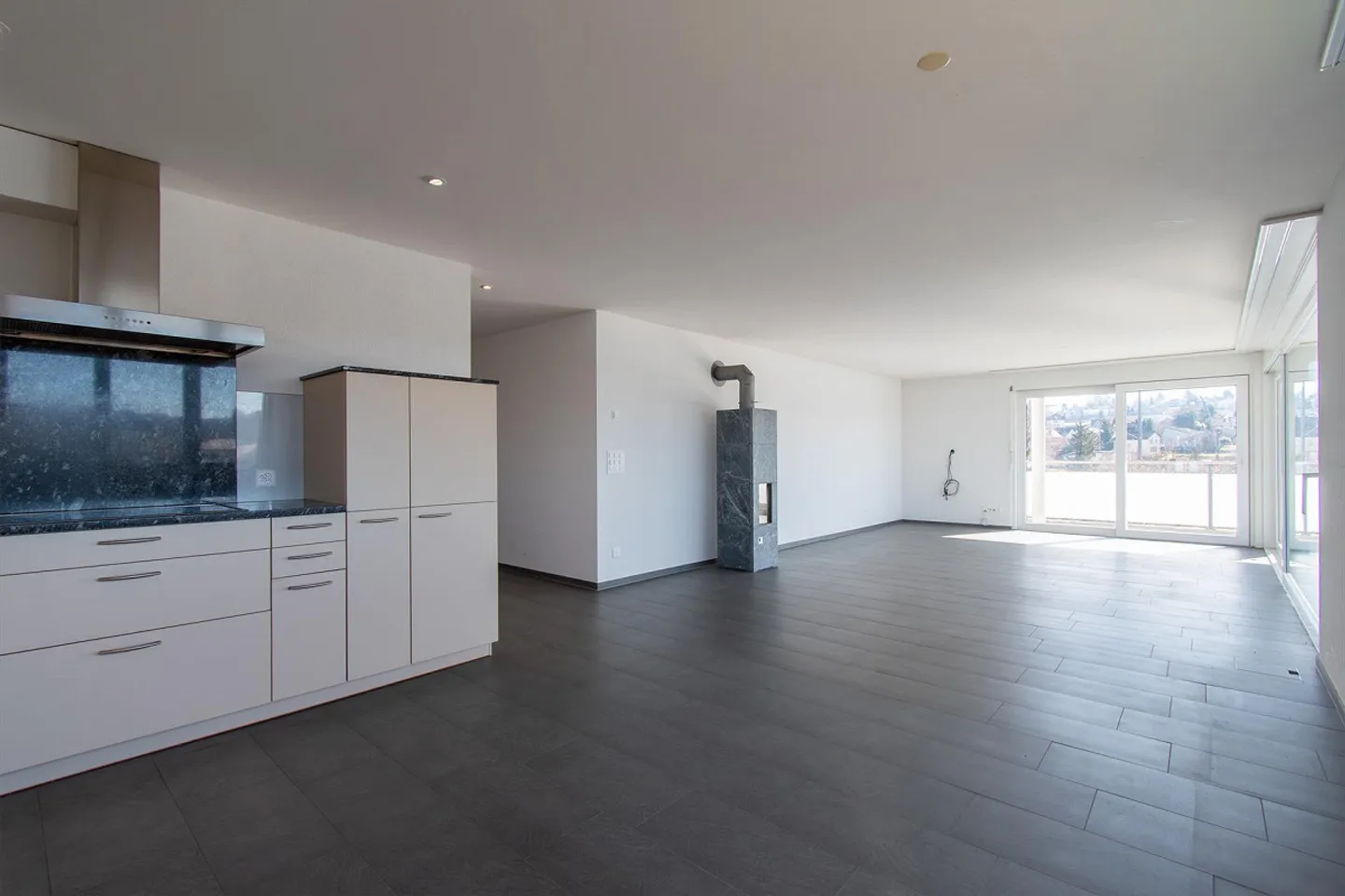 Spacious and bright 4.5 room apartment with balcony - Photo 10 of 21