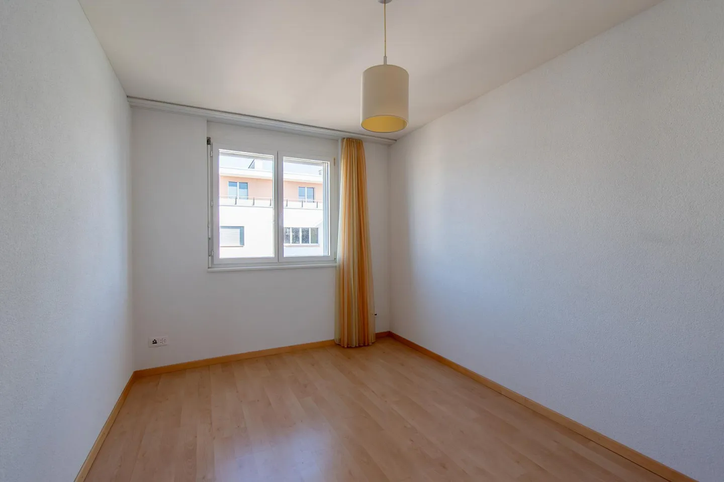 Spacious and bright 4.5 room apartment with balcony - Photo 13 of 21