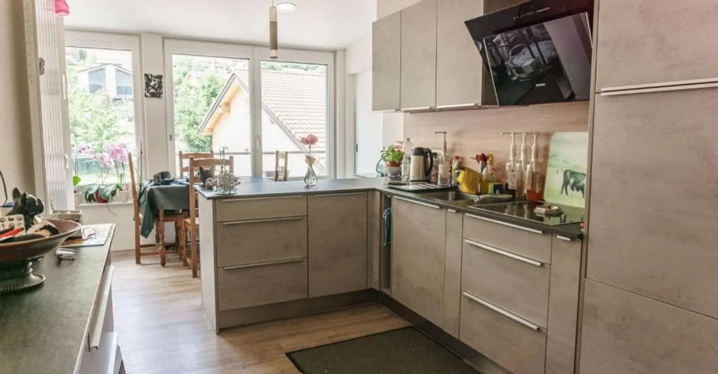 Casa di villaggio con tre appartamenti a Savièse - Foto 1 di 12