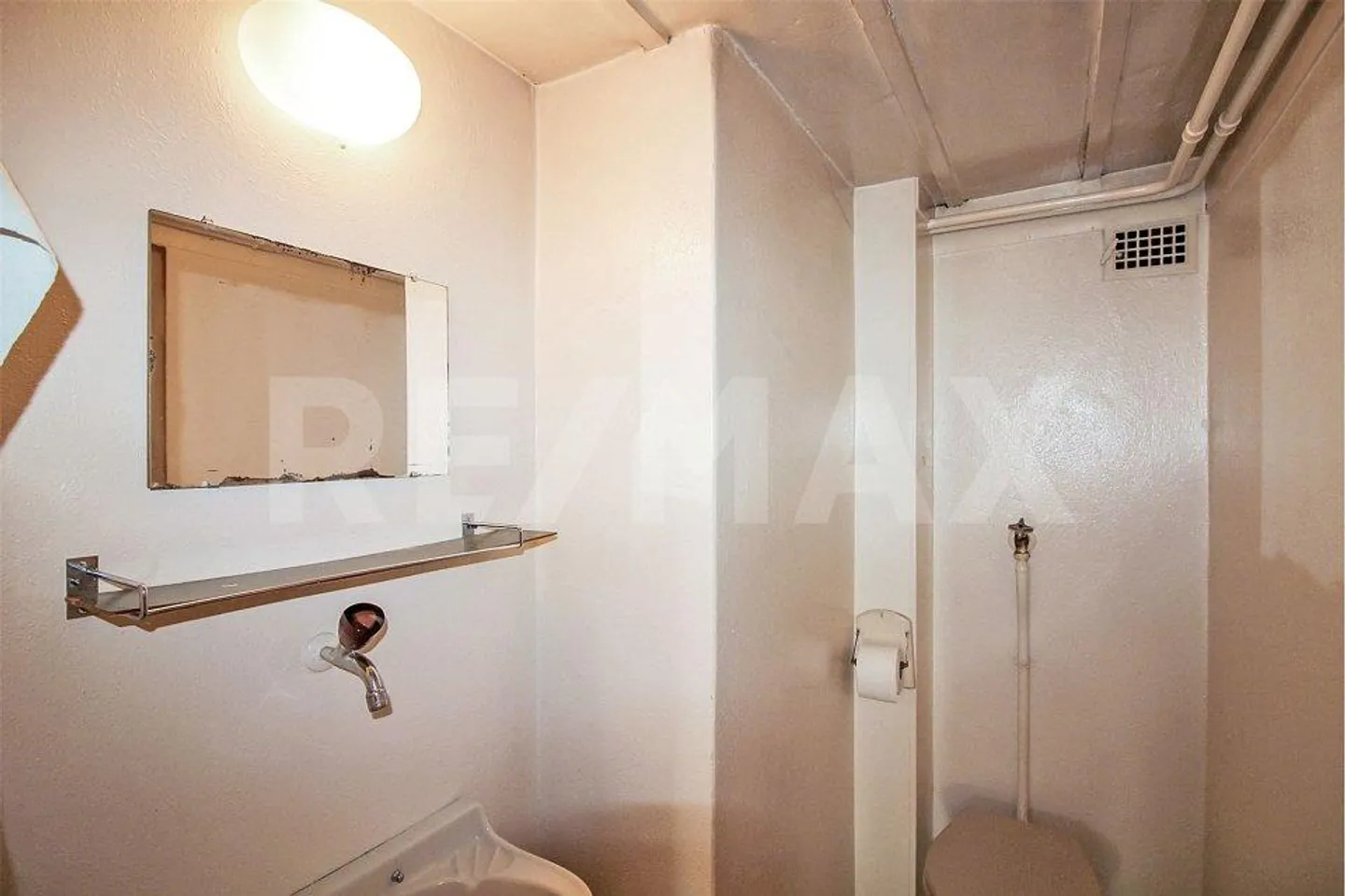 6½ Room Residential and Commercial Building with Development Potential in Central Location - Photo 7 of 10