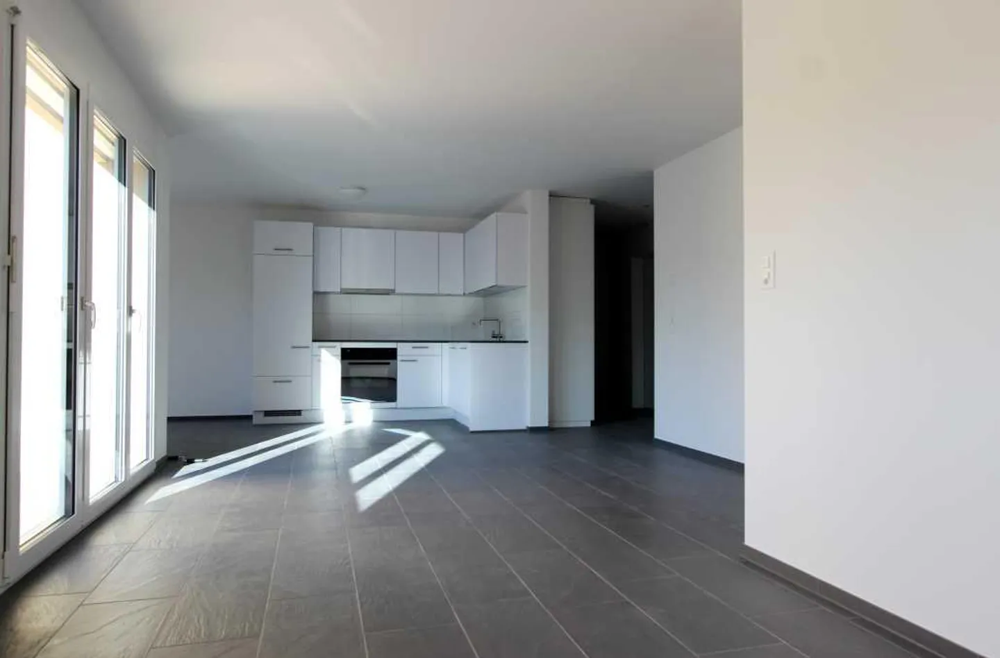 Superbe appartement en attique de 3,5 pièces à Zurich-Wiedikon - Photo 4 sur 7