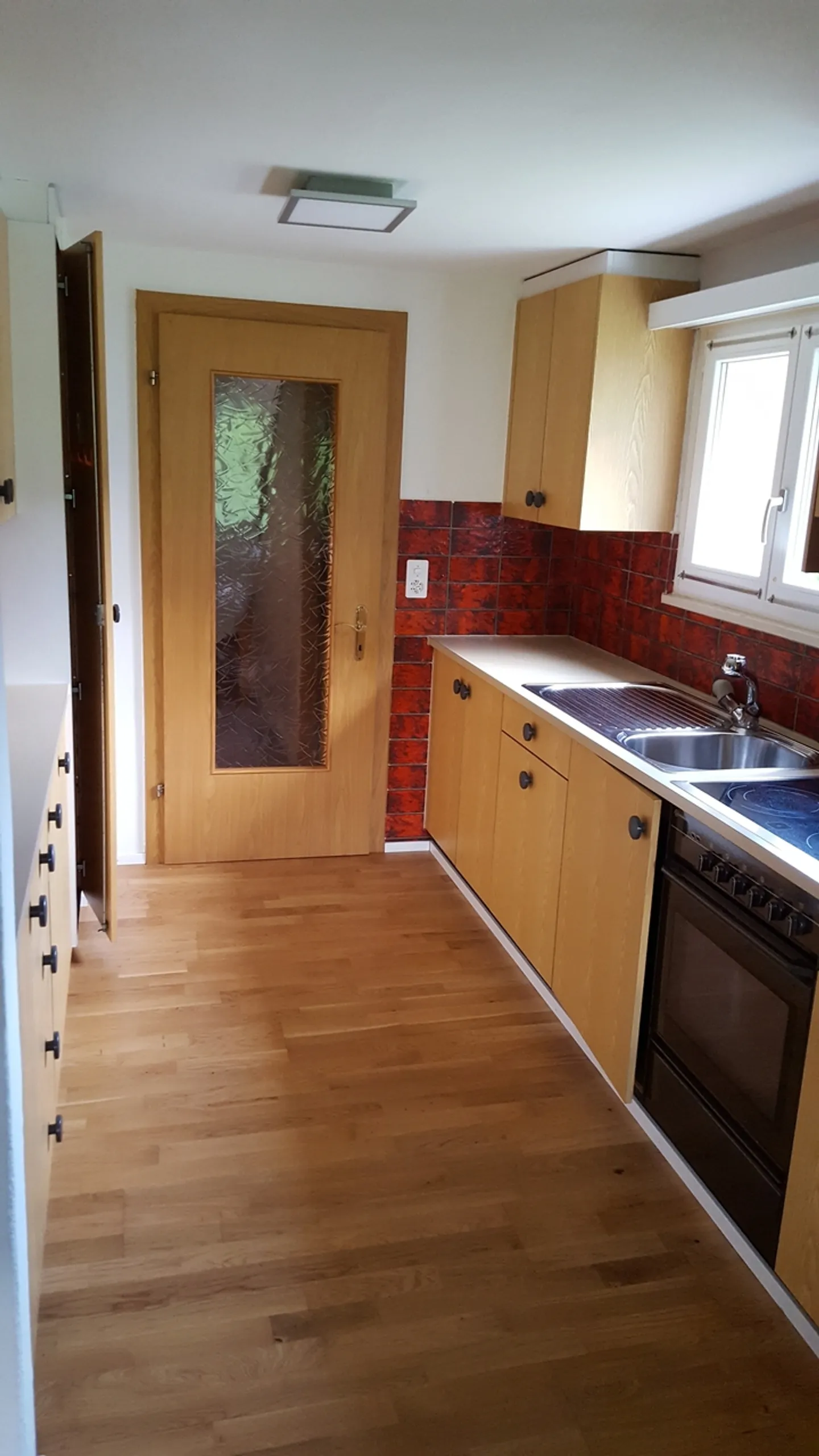 Modernes Einfamilienhaus mit Balkon - Foto 2 von 8