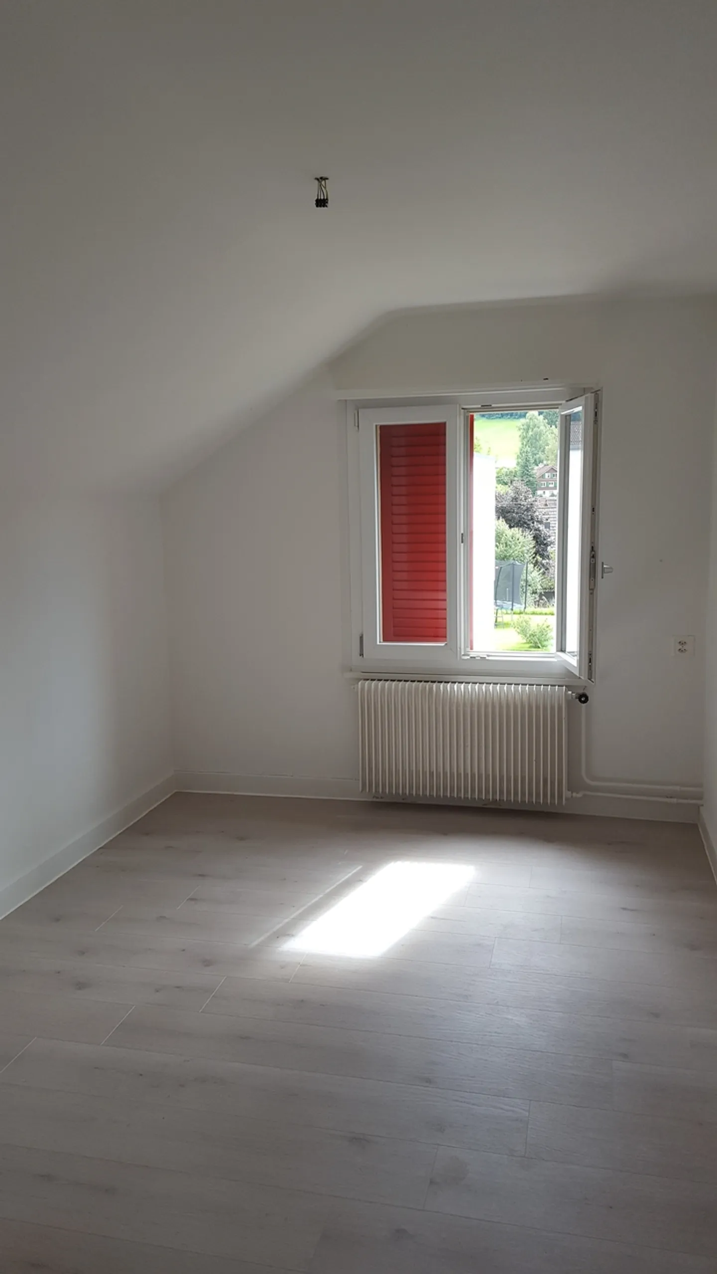 Modernes Einfamilienhaus mit Balkon - Foto 4 von 8