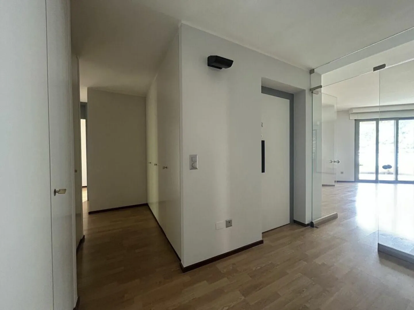 Belle appartement de 4.5 pièces avec vue spectaculaire sur le lac - Photo 5 sur 7