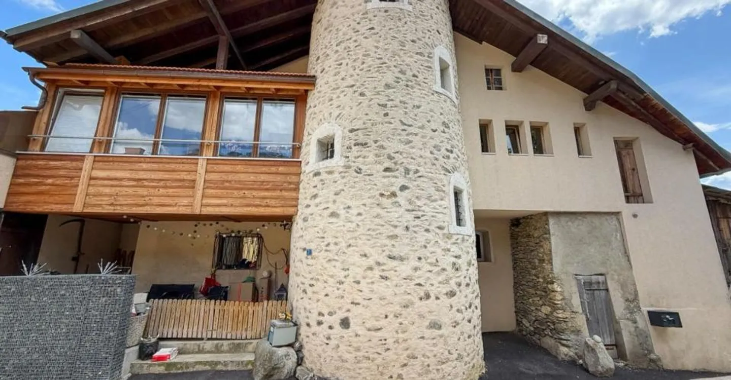 Casa di villaggio con tre appartamenti a Savièse - Foto 12 di 12