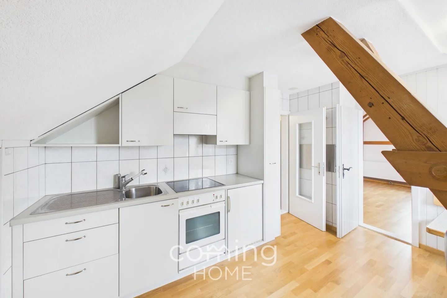 Appartamento mansardato di 1,5 locali ben tenuto a Madiswil - posizione tranquilla e disponibile immediatamente - Foto 3 di 10