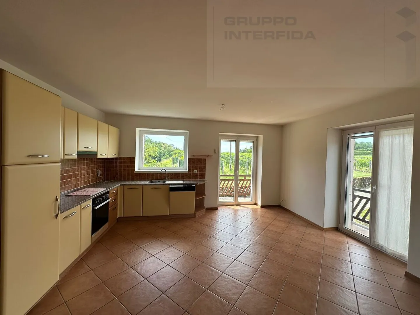 Affascinante casa su tre livelli - Foto 6 di 16