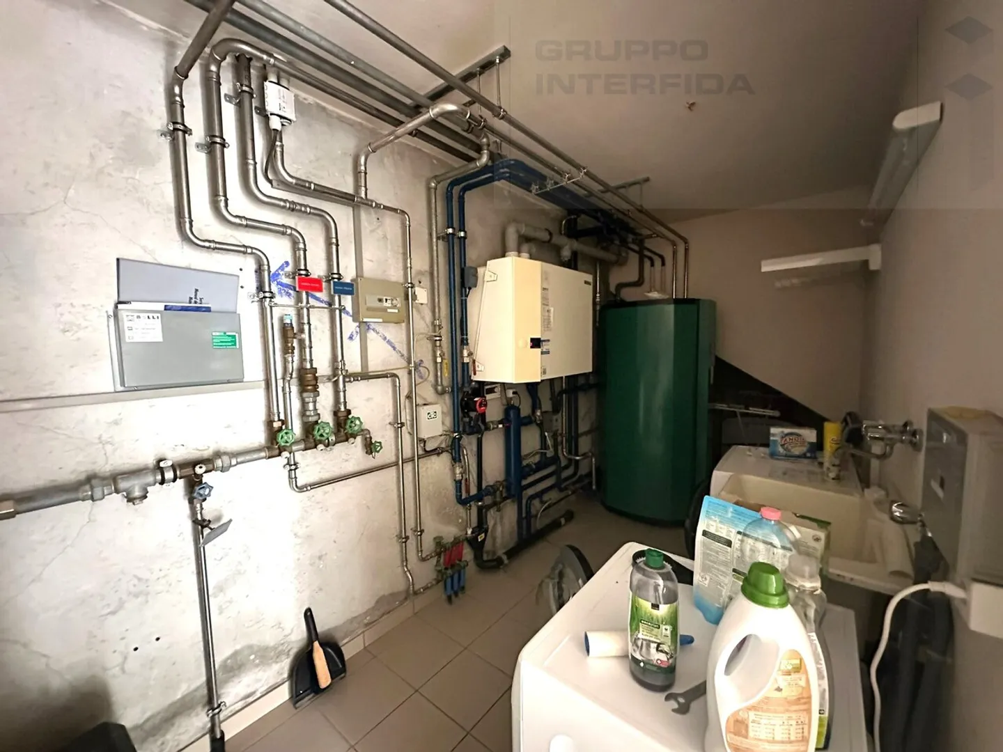 Affascinante casa su tre livelli - Foto 13 di 16
