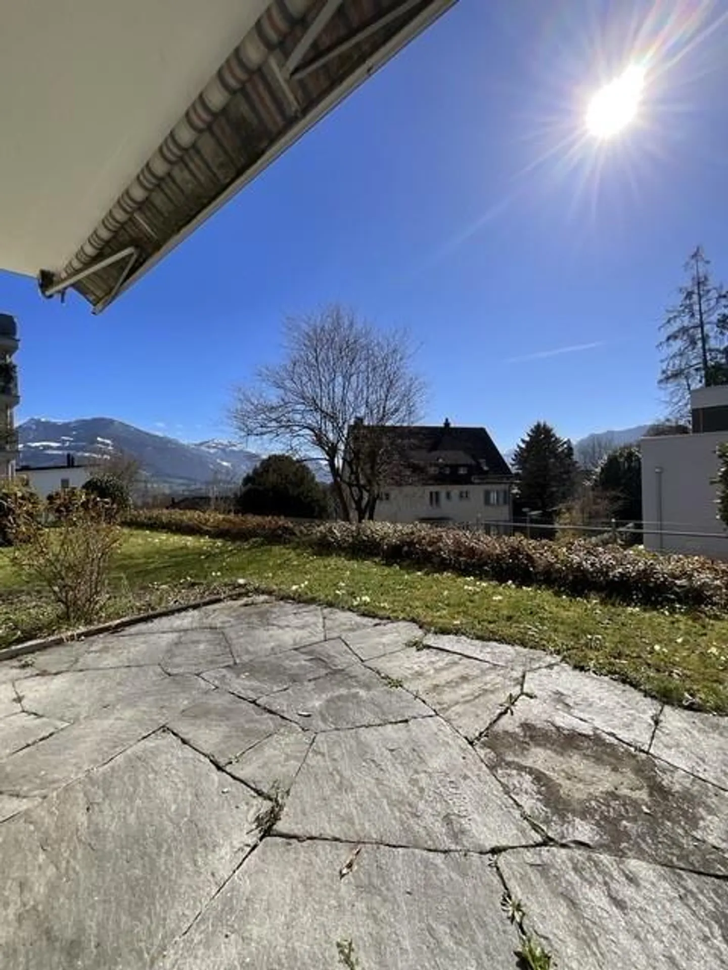 Appartamento giardino appena ristrutturato nel cuore di Meggen - Foto 1 di 13