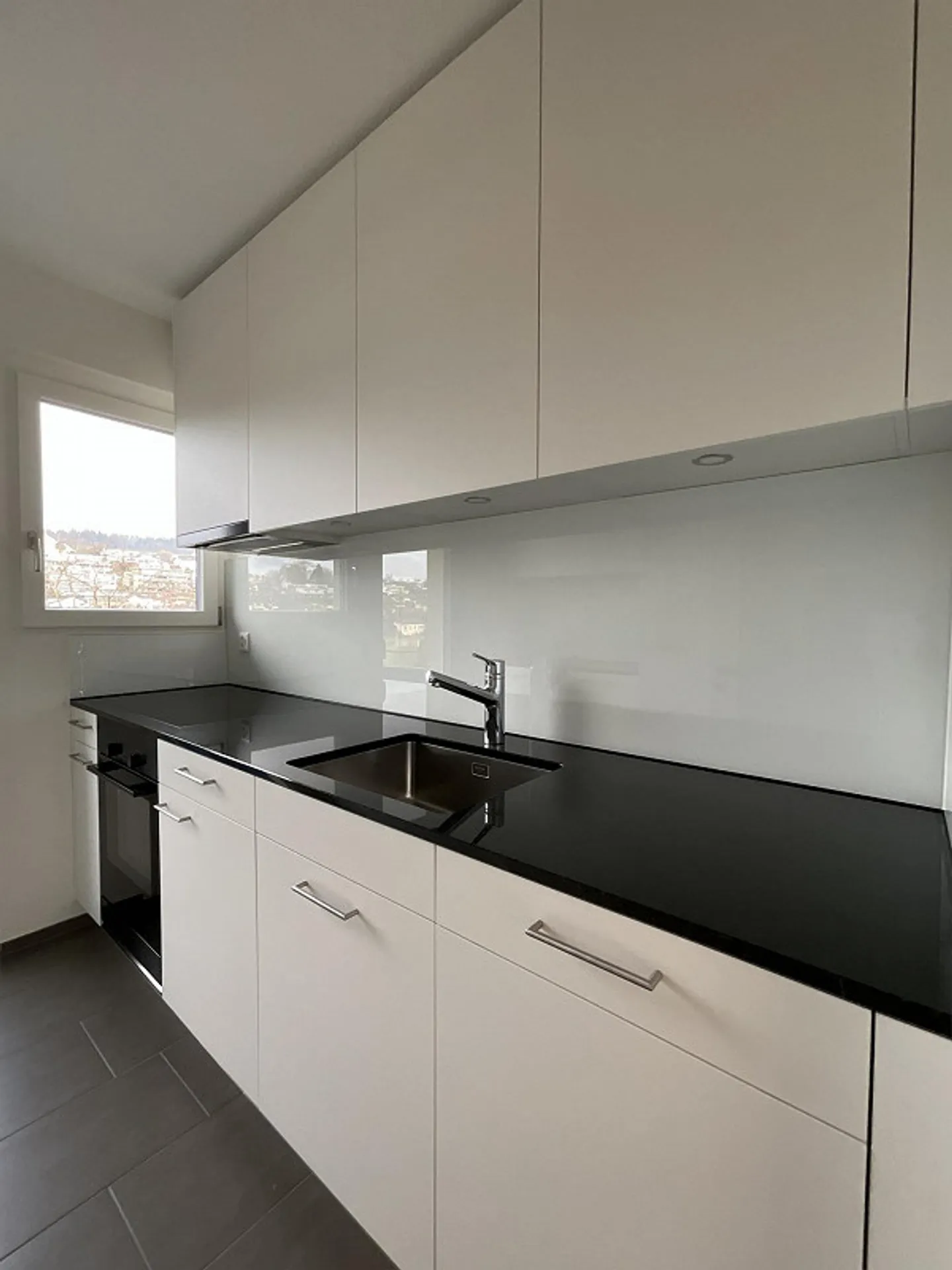 Appartamento giardino appena ristrutturato nel cuore di Meggen - Foto 4 di 13