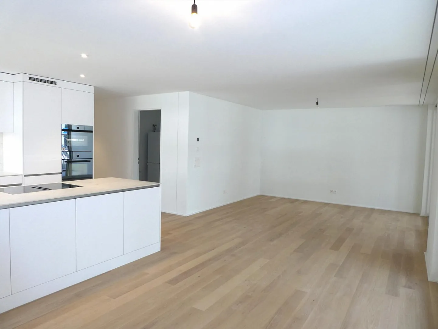 In a central location, with a beautiful and large balcony - Photo 4 of 5