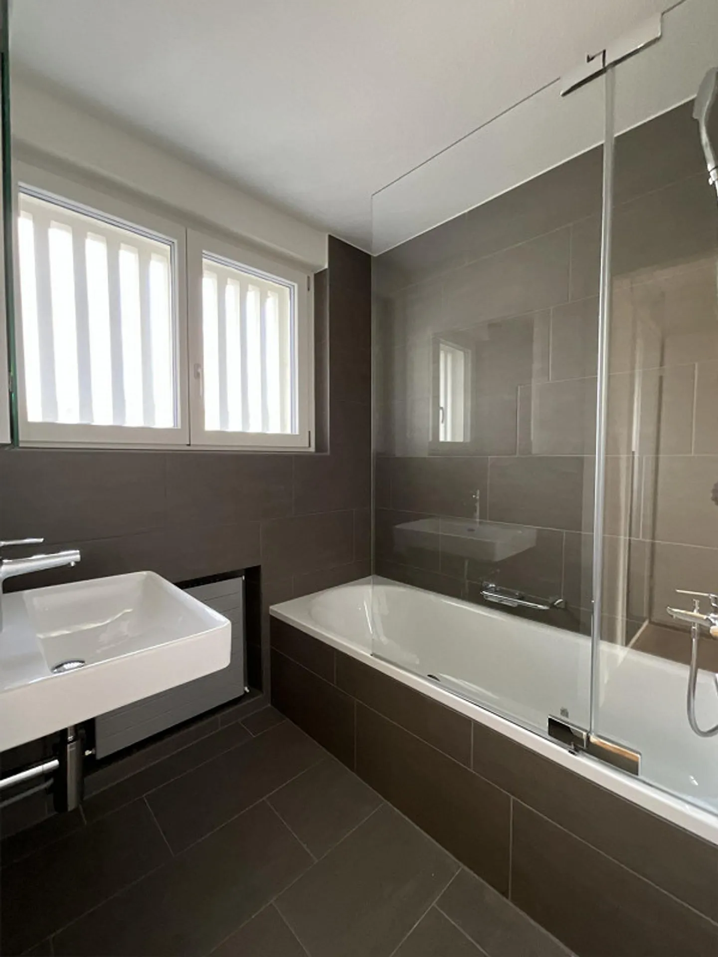 Appartamento giardino appena ristrutturato nel cuore di Meggen - Foto 9 di 13