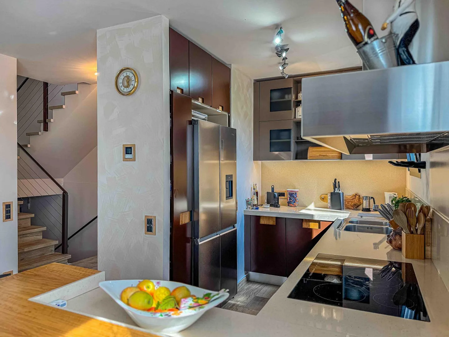 Villa moderne avec piscine intérieure à Collina d’Oro - Photo 2 sur 16