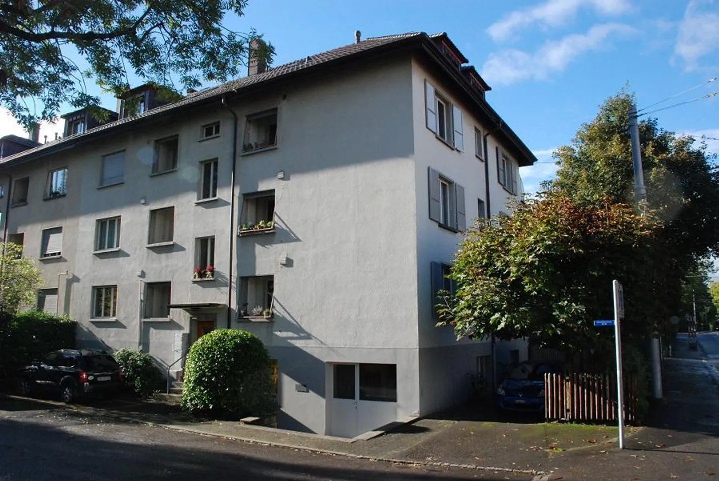 Modern apartments in the Schosshalden district - Photo 1 of 8