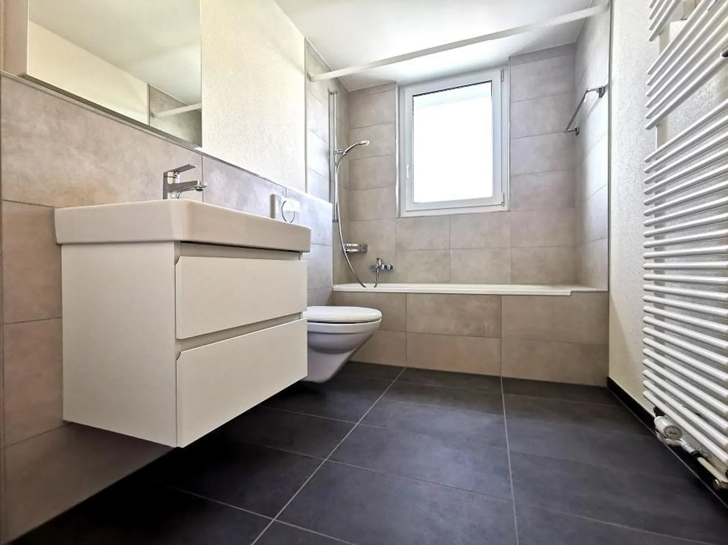 Modern apartments in the Schosshalden district - Photo 2 of 8