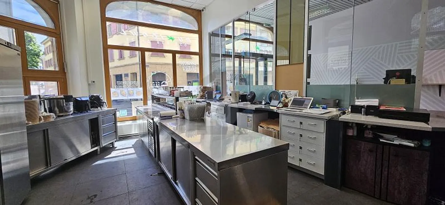 Restaurant rénové à Neuchâtel - Photo 3 sur 5