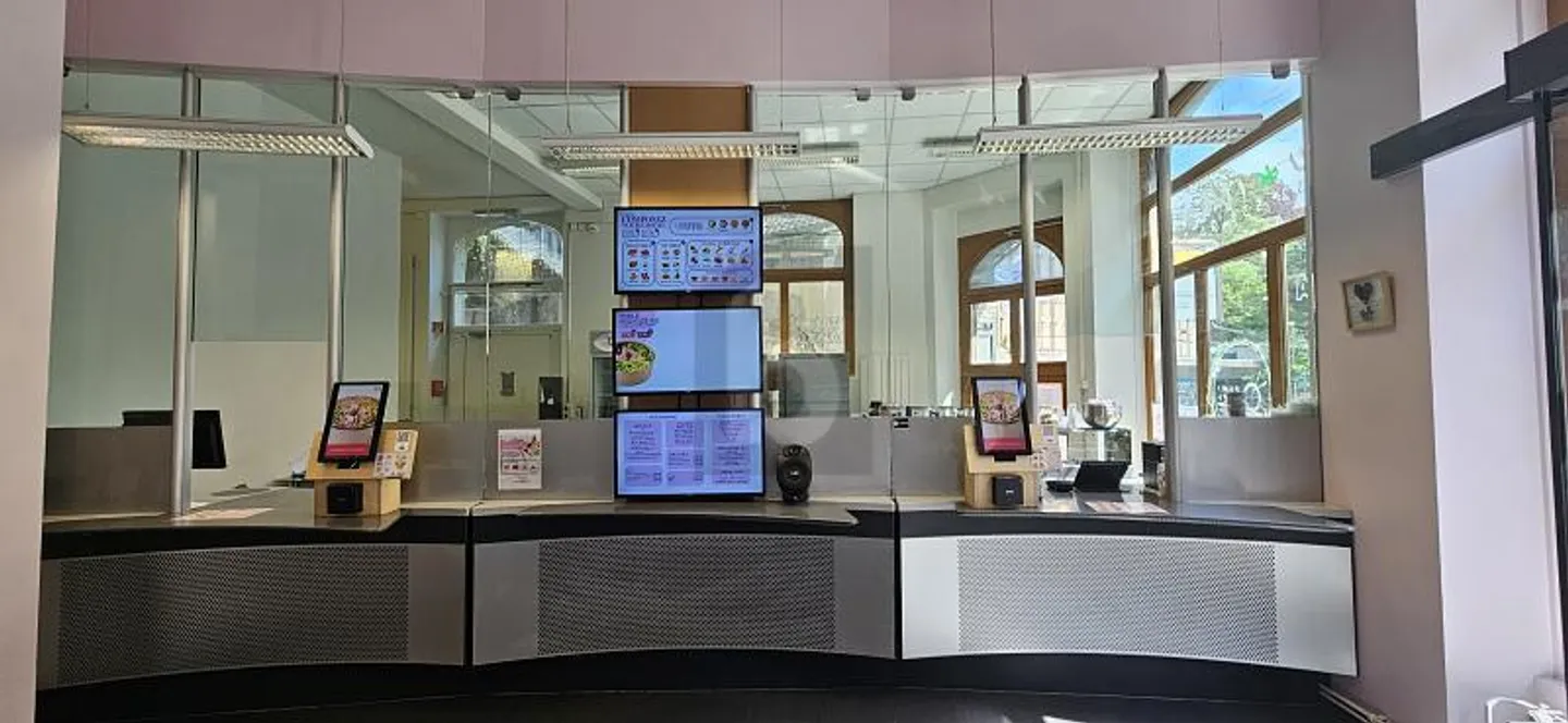 Restaurant rénové à Neuchâtel - Photo 2 sur 5