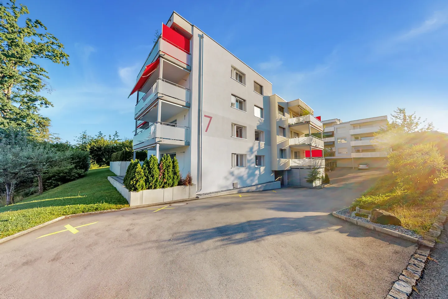 Living in the tax-friendly Meggen! - Photo 1 of 9