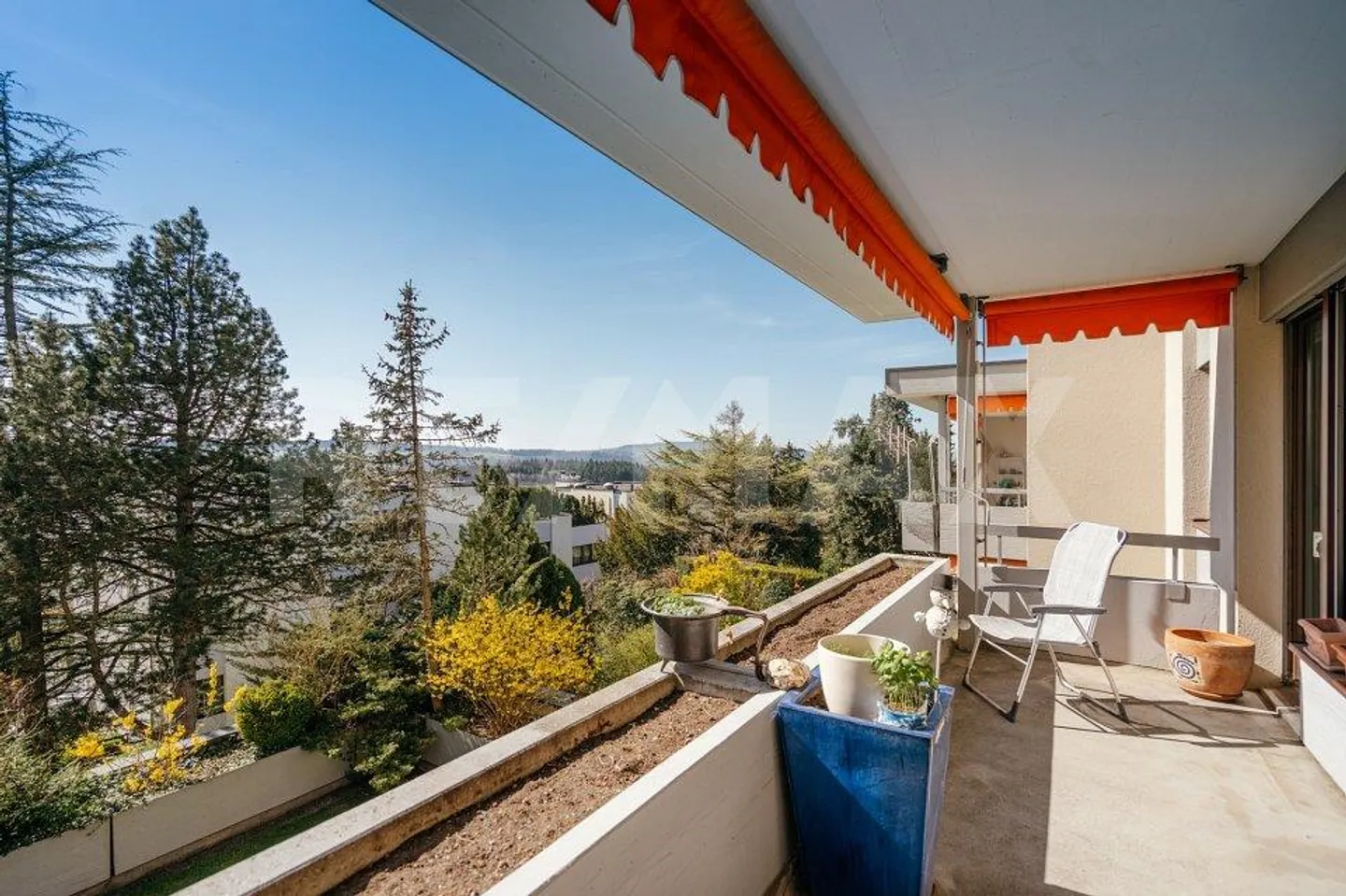 Helle 4½-Zimmer-Wohnung mit Aussicht - Foto 1 von 13