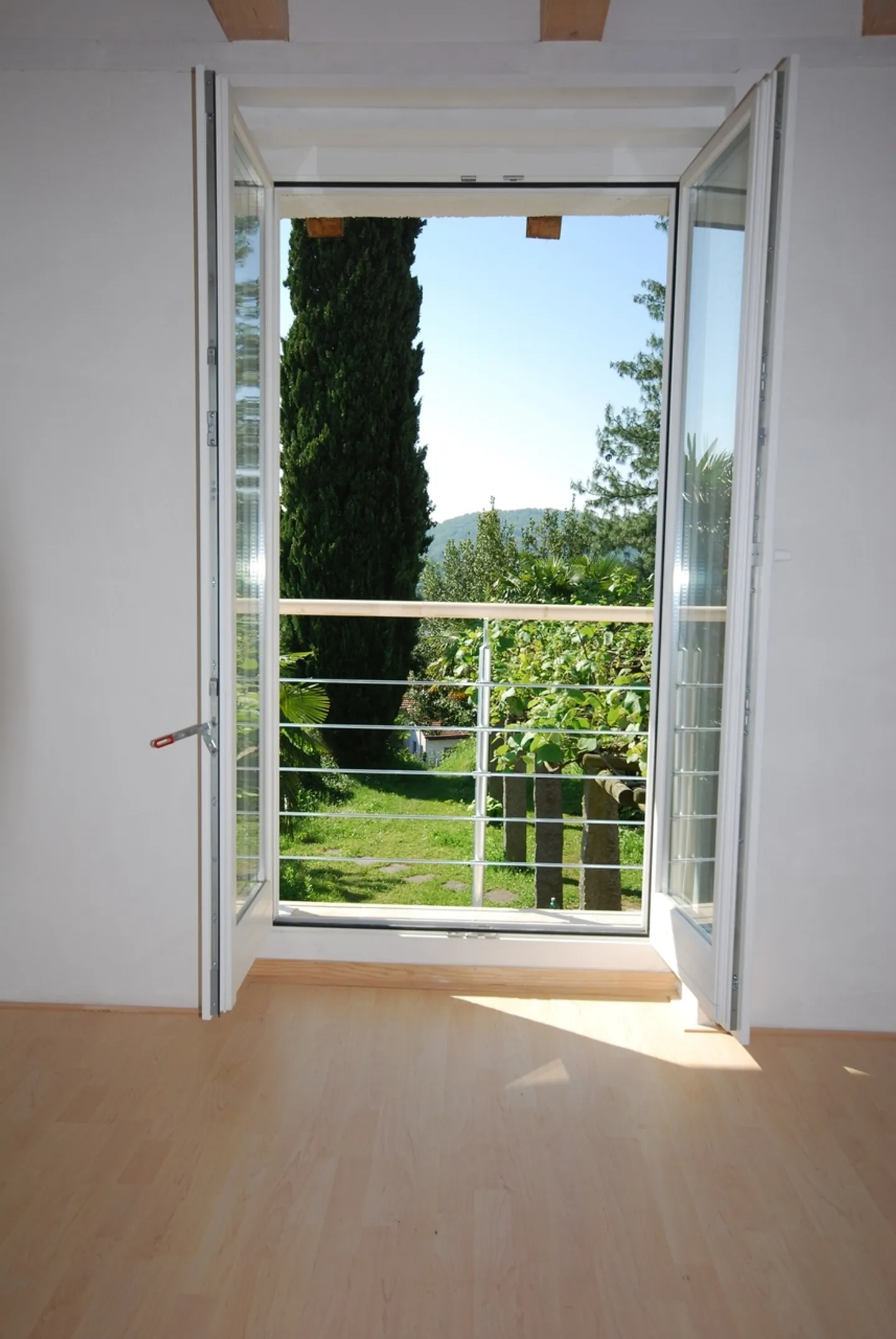 Gemütliches Einfamilienhaus mit 4,5 Zimmern in privilegierter Lage in S. Pietro di Stabio - Foto 4 von 8