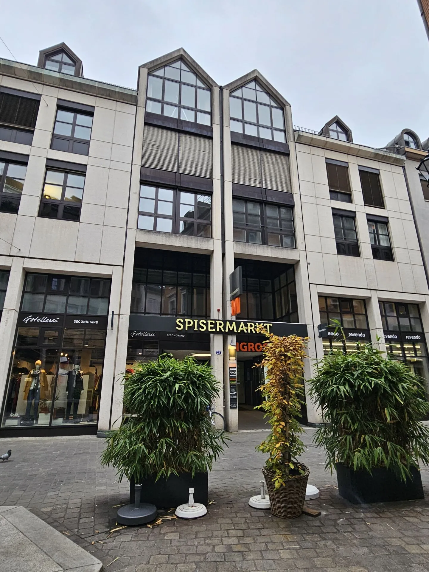 Büroräumlichkeiten im 2. Obergeschoss-flexibel nutzbar bis März 2027 - Foto 1 von 8