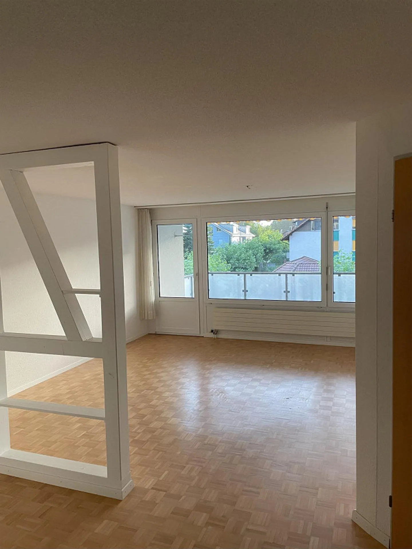 Bright 4.5 Room Apartment, 2nd Floor with Elevator - Photo 2 of 16