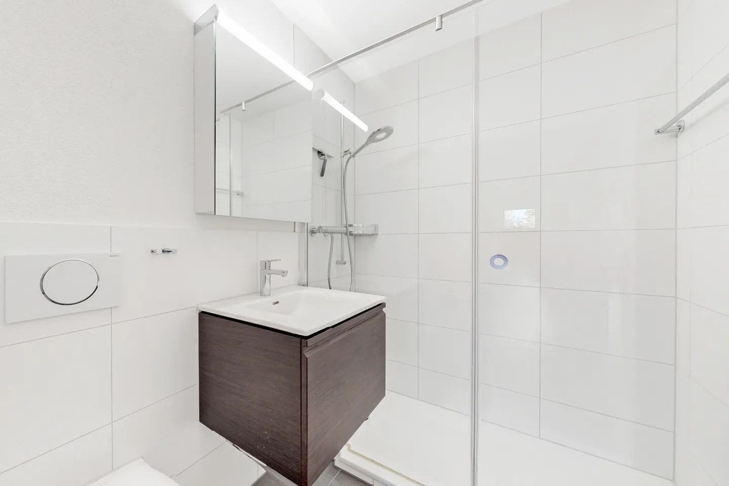 Living in the tax-friendly Meggen! - Photo 9 of 9