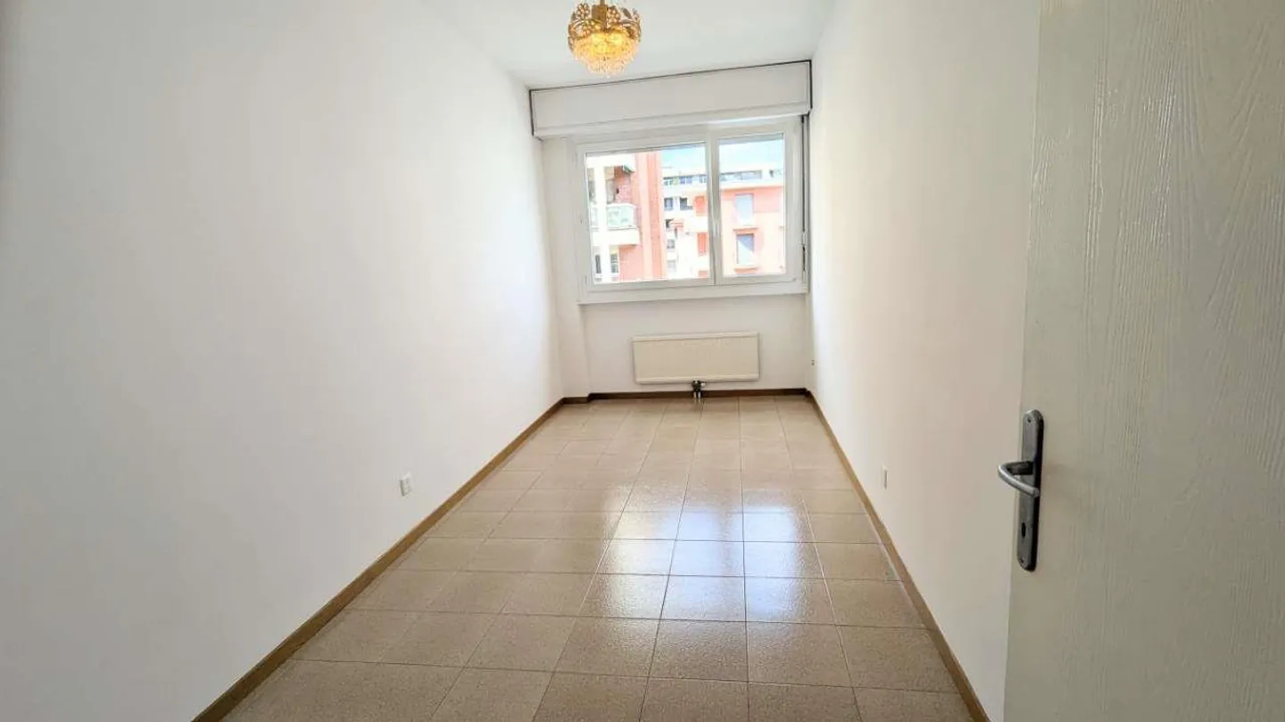 Molino Nuovo, 3.5 high floor, terrace and balcony - Photo 9 of 13