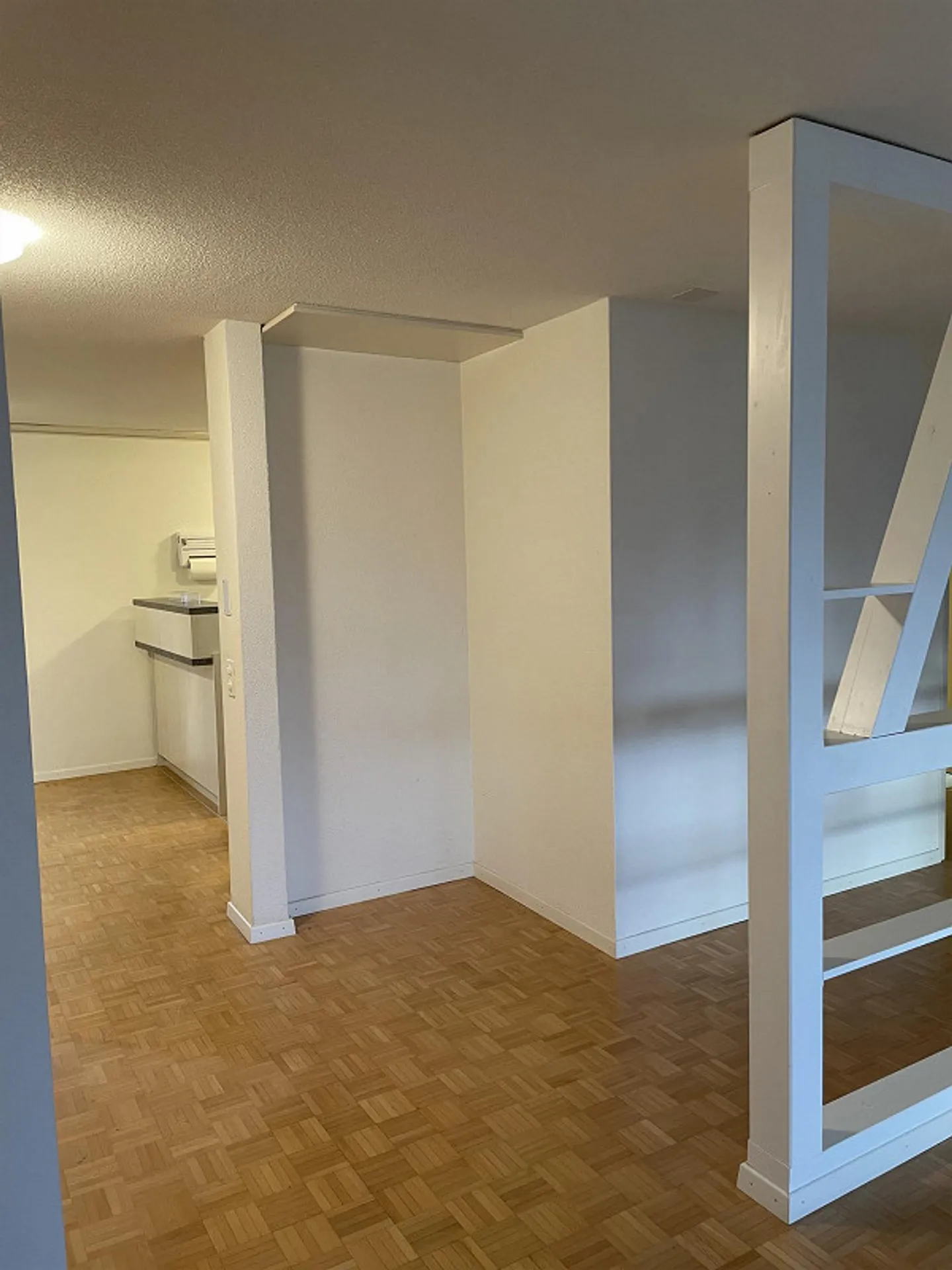 Bright 4.5 Room Apartment, 2nd Floor with Elevator - Photo 6 of 16