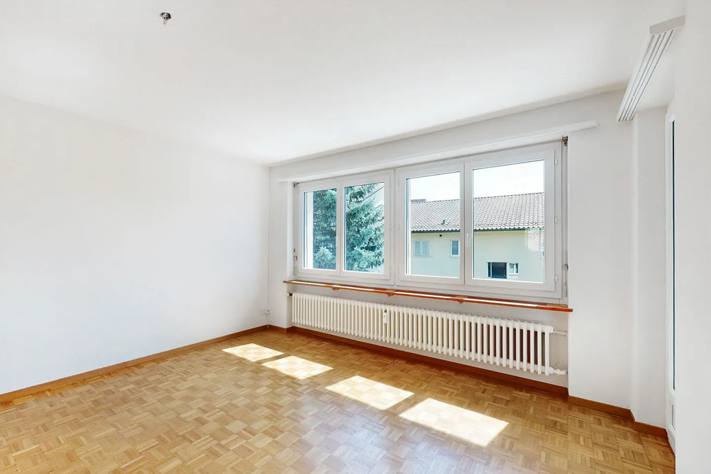 Charming apartment for rent in Höngg! - Photo 2 of 4