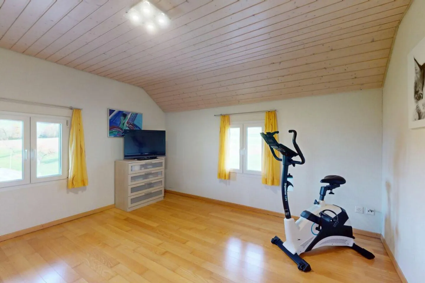 Charming Residential House with Workshop and Alpine Panorama - Photo 13 of 18