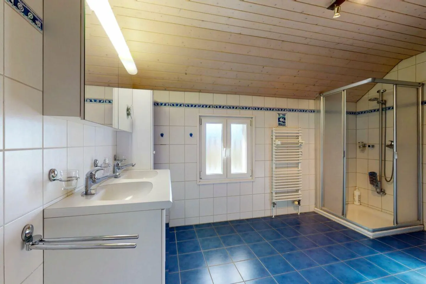 Charming Residential House with Workshop and Alpine Panorama - Photo 15 of 18