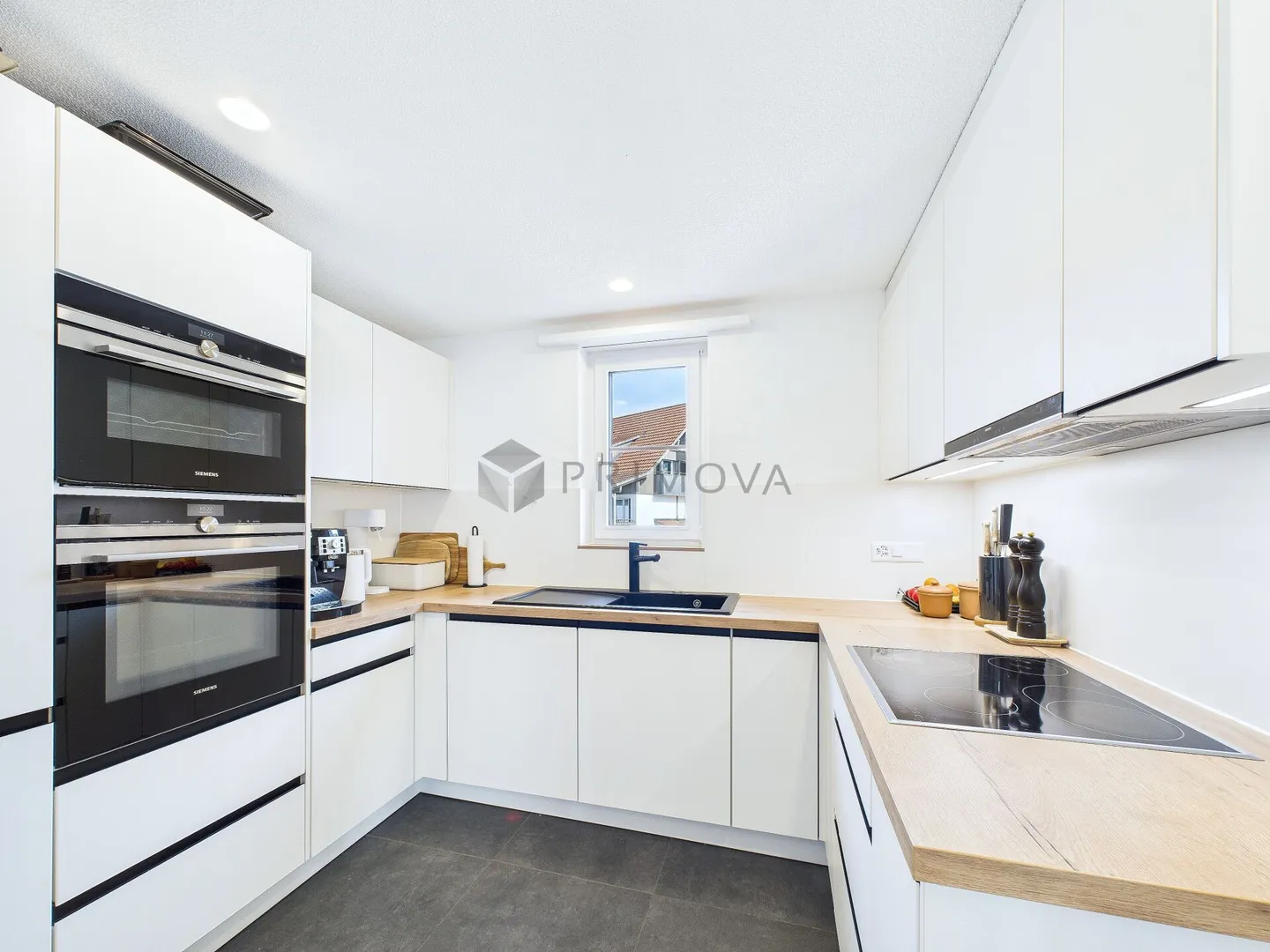 Here you live on air & love! Dreamlike maisonette is ready for a new owner! - Photo 3 of 11