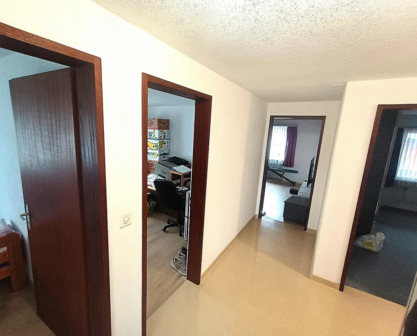 4-room apartment with 92 m² on the 1st floor - Photo 7 of 9