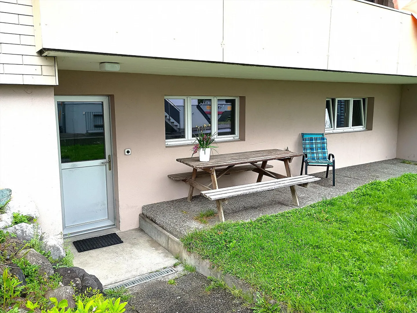 4-room apartment with 92 m² on the 1st floor - Photo 1 of 9