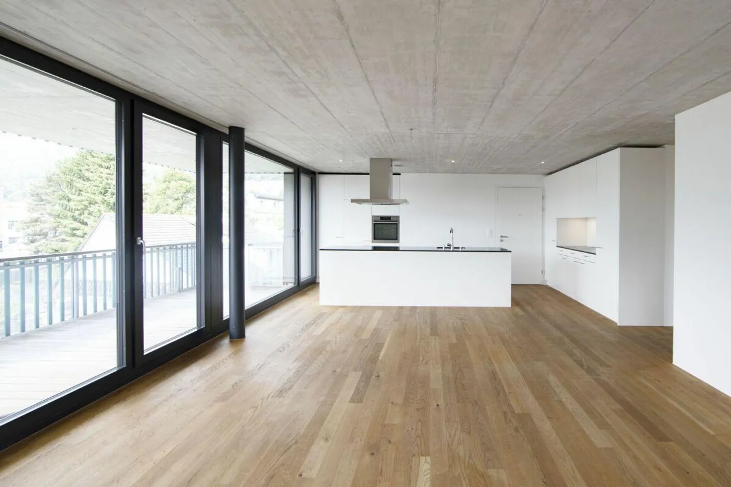 Central 3.5 Room Apartment with Bright Rooms - Photo 1 of 8