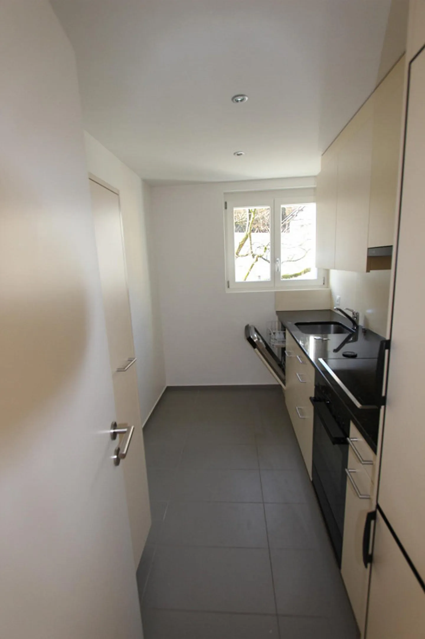 Beautiful location with a view on Tivolistrasse! - Photo 6 of 8