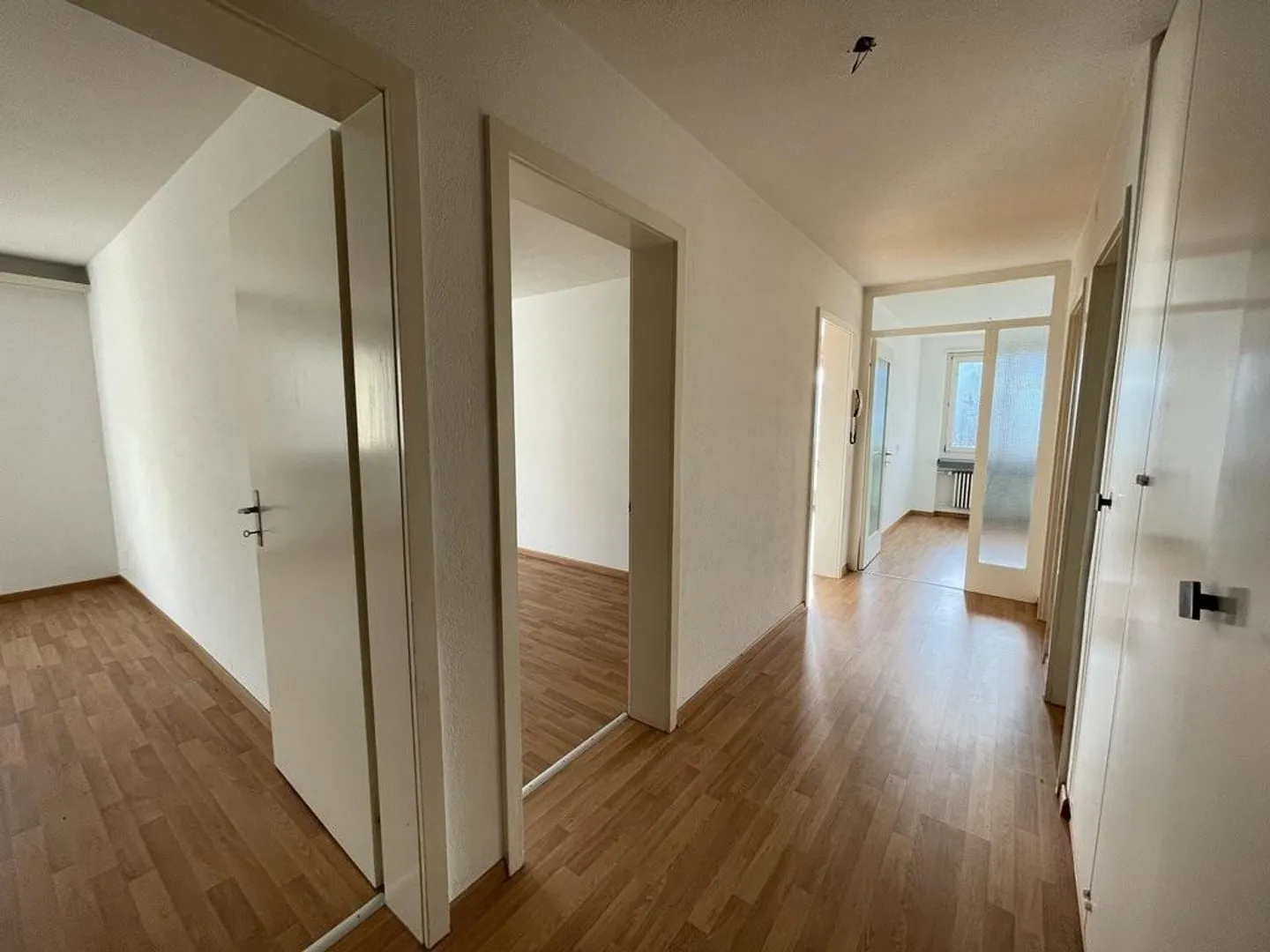 Living in a quiet location in Adliswil - limited until 30.09.2027 - Photo 5 of 11