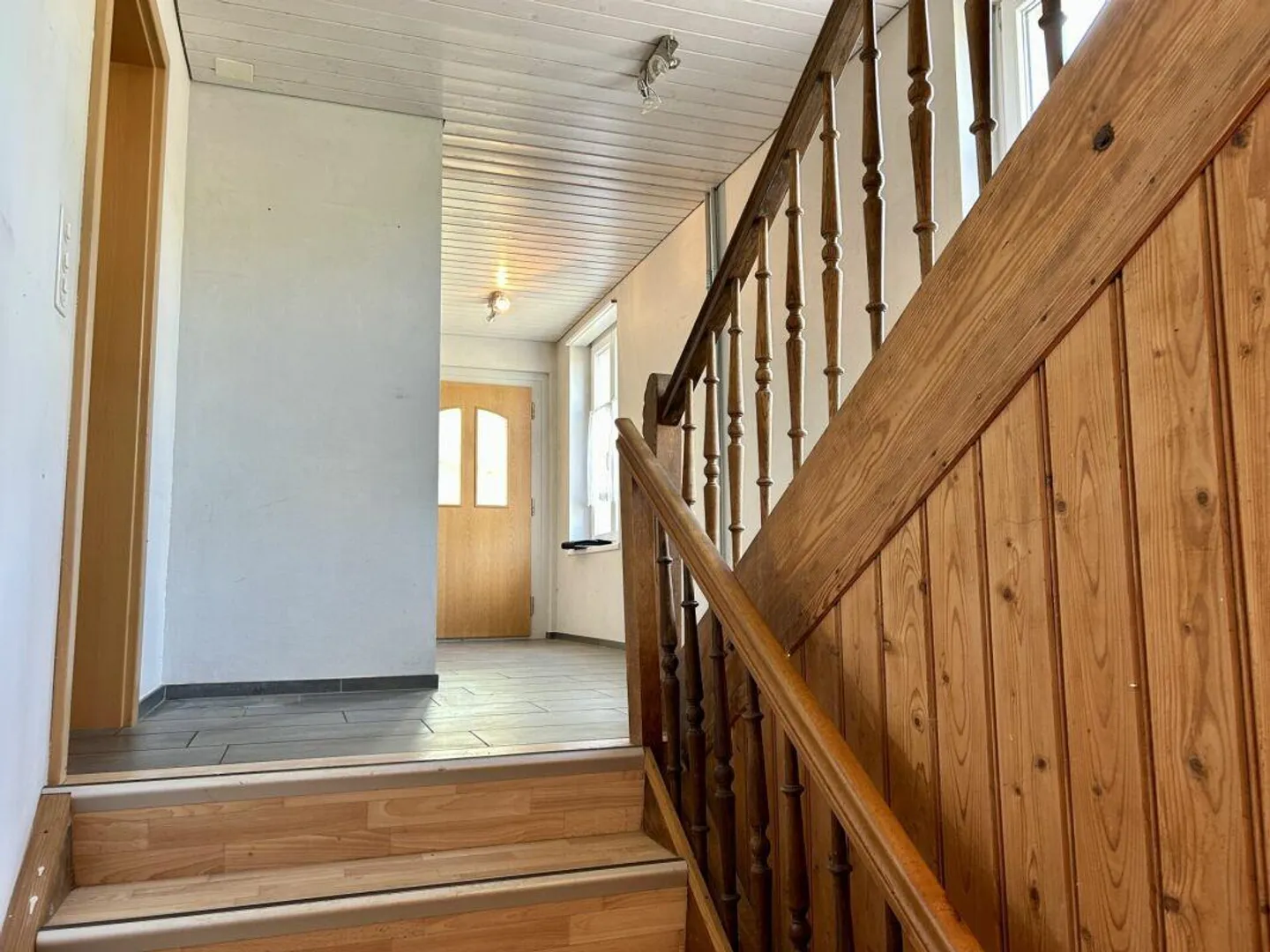 Charmantes Doppelhaus mit Scheune - Foto 8 von 21