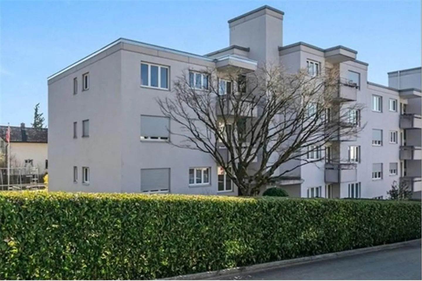 Charming 4½-Room Apartment in Rüti ZH with Great View - Photo 2 of 13