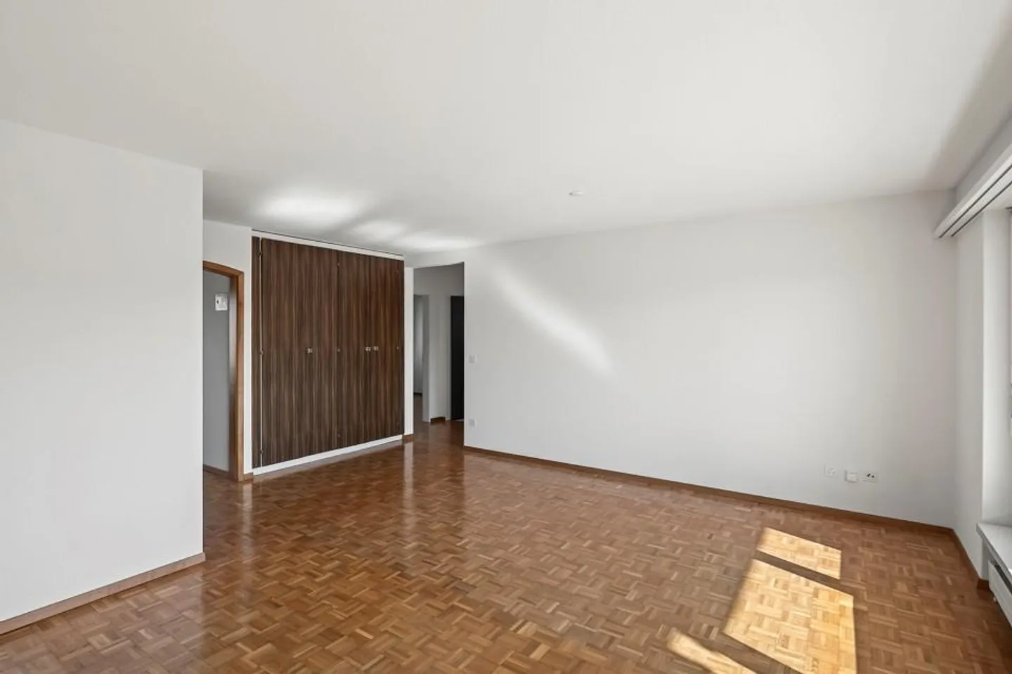 Charming 4½-Room Apartment in Rüti ZH with Great View - Photo 7 of 13