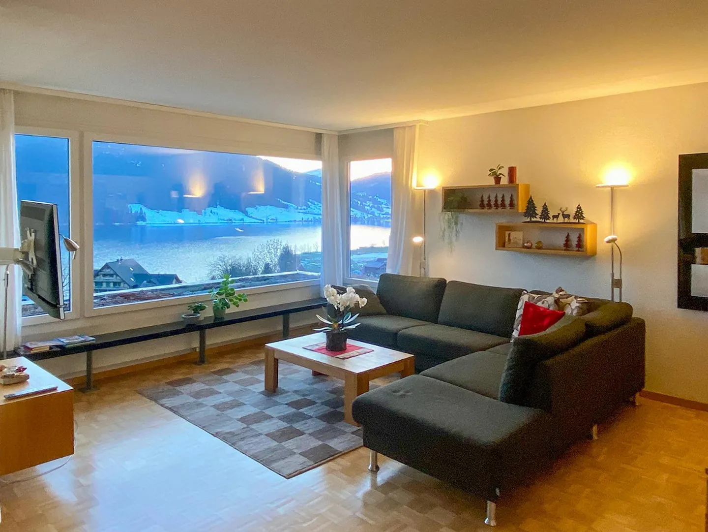 Appartement 3½ pièces avec vue sur le lac et la montagne - Photo 4 sur 13