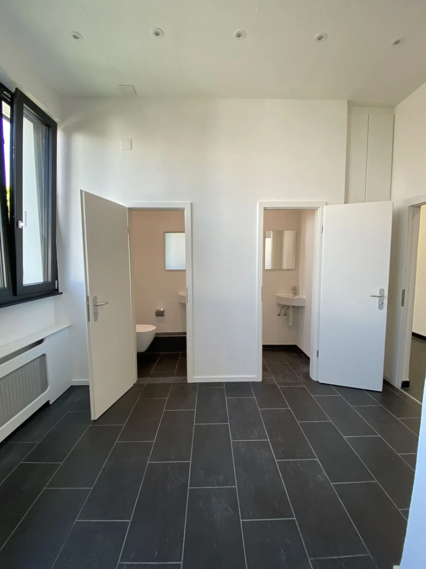 Commercial Spaces / Office 300 m2 in an ideal location at Sandweg 50A in Allschwil, Storage Areas 115 m2 - Photo 12 of 13