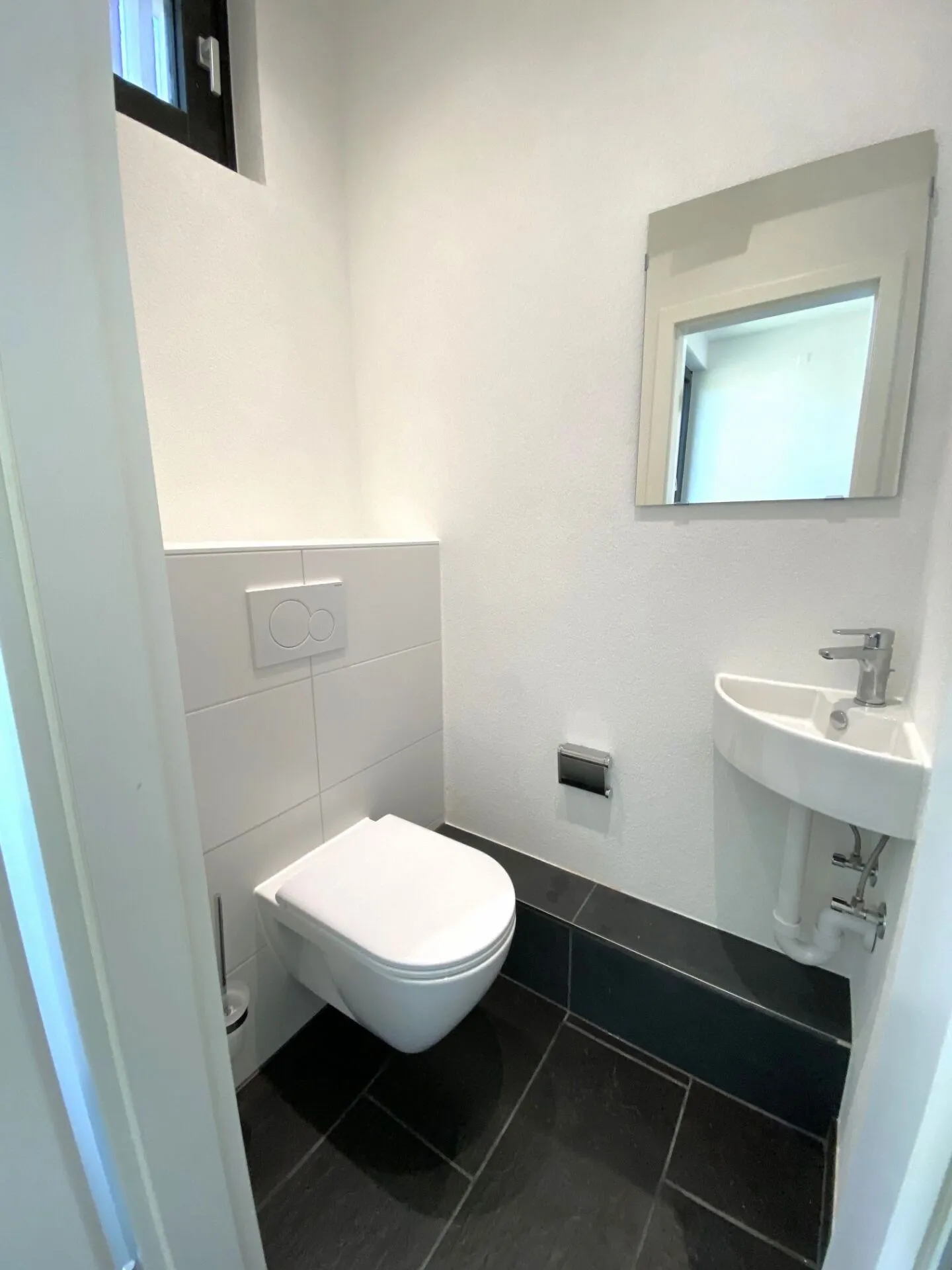 Commercial Spaces / Office 300 m2 in an ideal location at Sandweg 50A in Allschwil, Storage Areas 115 m2 - Photo 13 of 13