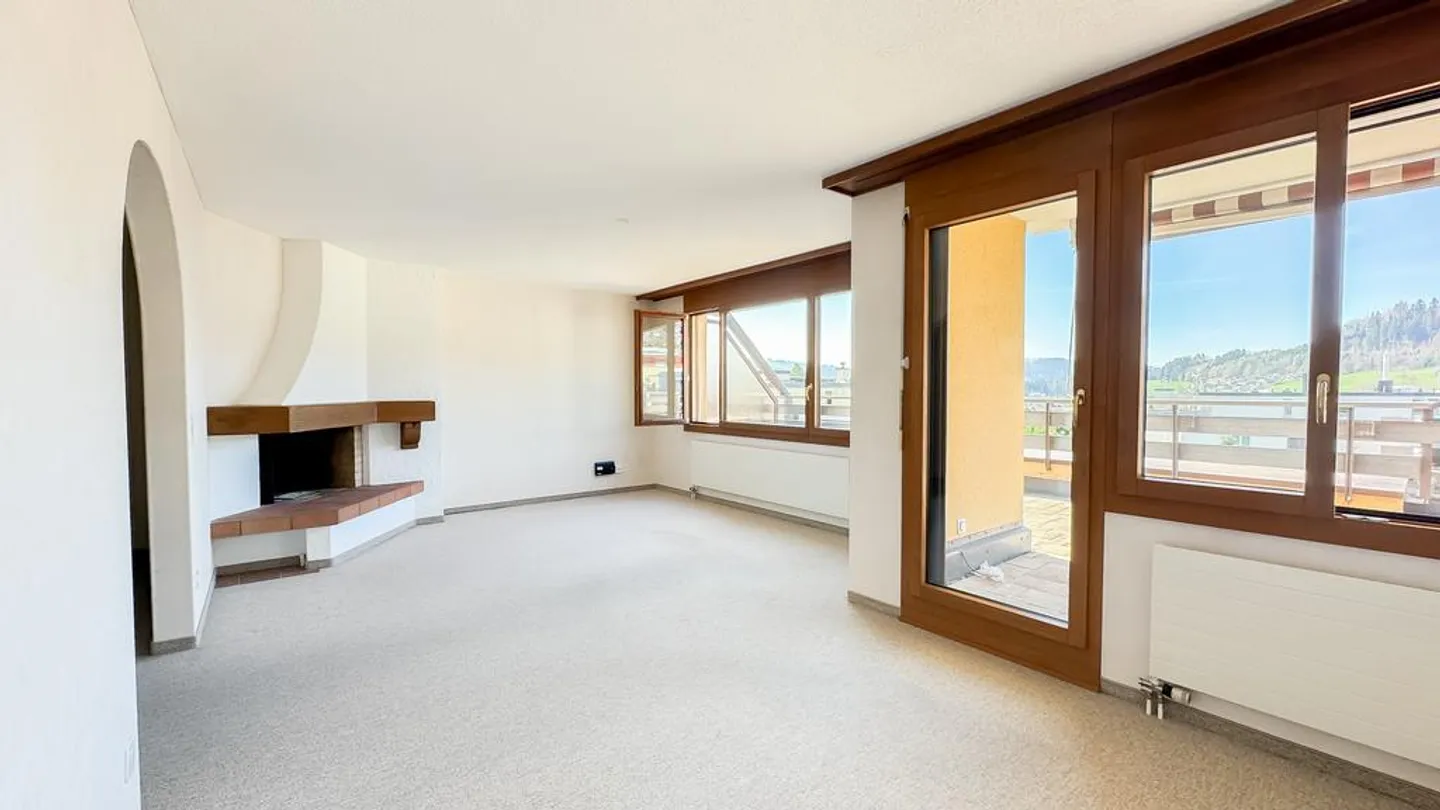 Light, Air & Panoramic View - 3.5 Room Attic in Abtwil SG - Photo 2 of 12