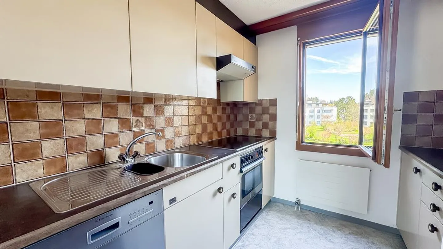 Light, Air & Panoramic View - 3.5 Room Attic in Abtwil SG - Photo 4 of 12