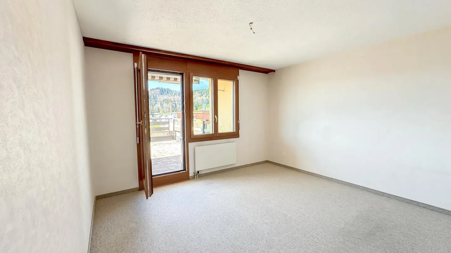 Light, Air & Panoramic View - 3.5 Room Attic in Abtwil SG - Photo 6 of 12