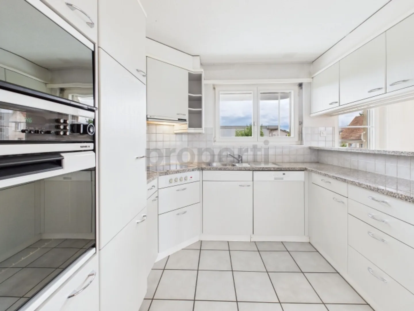 Appartement attrayant de 3,5 pièces à Kerzers, canton de Fribourg - Photo 4 sur 9