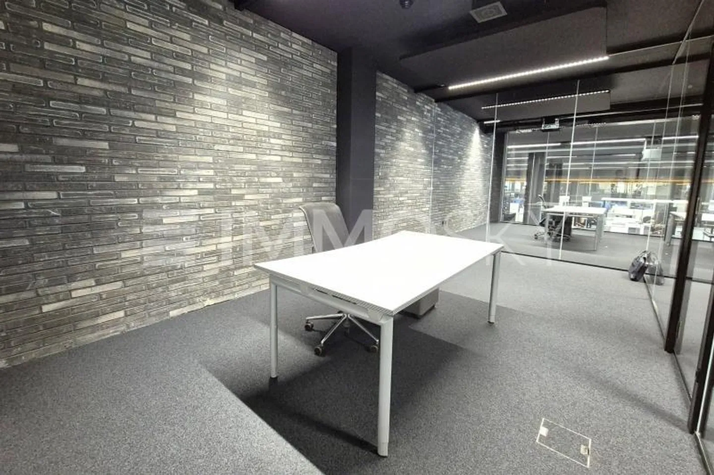 PRÊT À TRAVAILLER – élégant, fonctionnel, meublé, prêt à emménager - Photo 3 sur 5